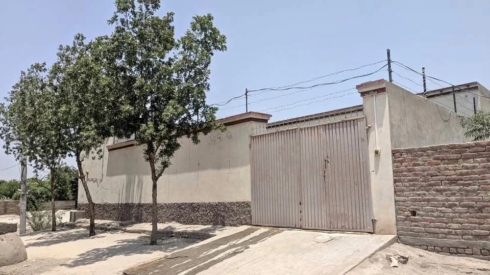 10 Marla House For Sale In Main nahar road pe ha dr Akhtar Malik wali puli pe sabzi mandi, Multan 