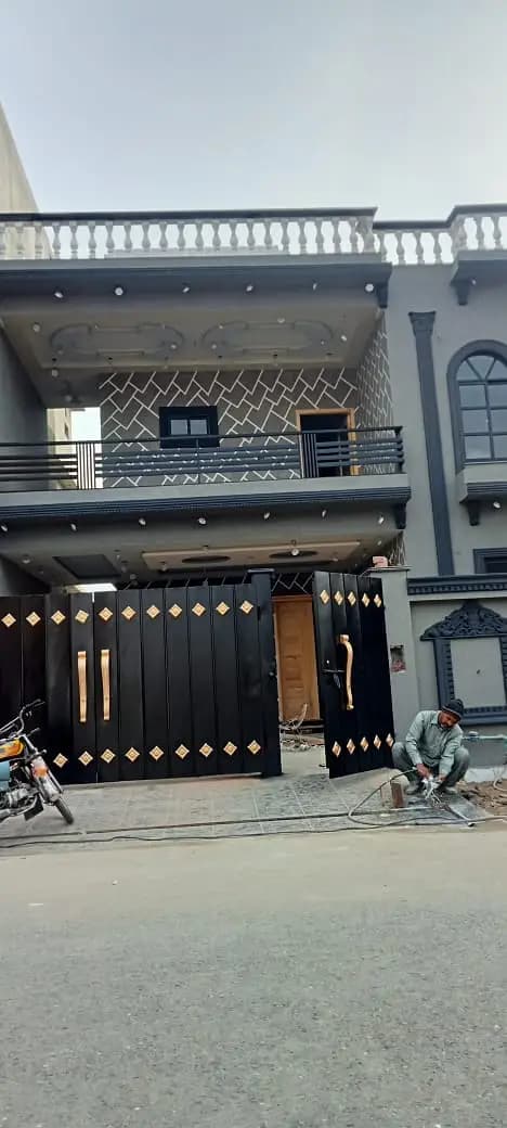 10 Marla Double Storey House For Sale In  Dream Garden, Multan
