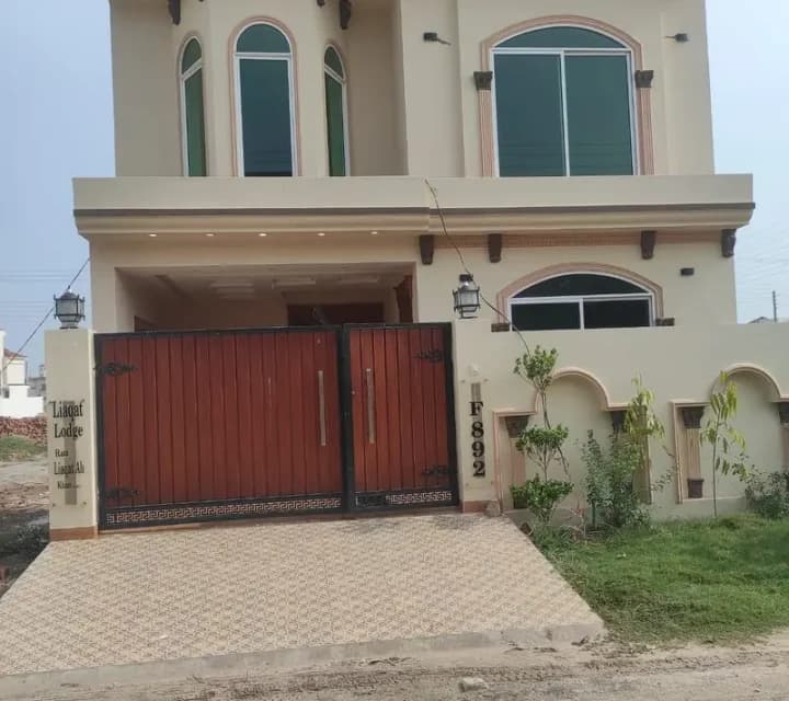 10 Marla House Available For Sale in Hashmi Canal View Housing Society Multan