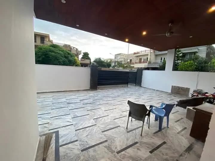 20 Marla House For Rent In F-11, Islamabad