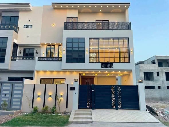 7.5 Marla House For Sale in Buch Villas, Multan 