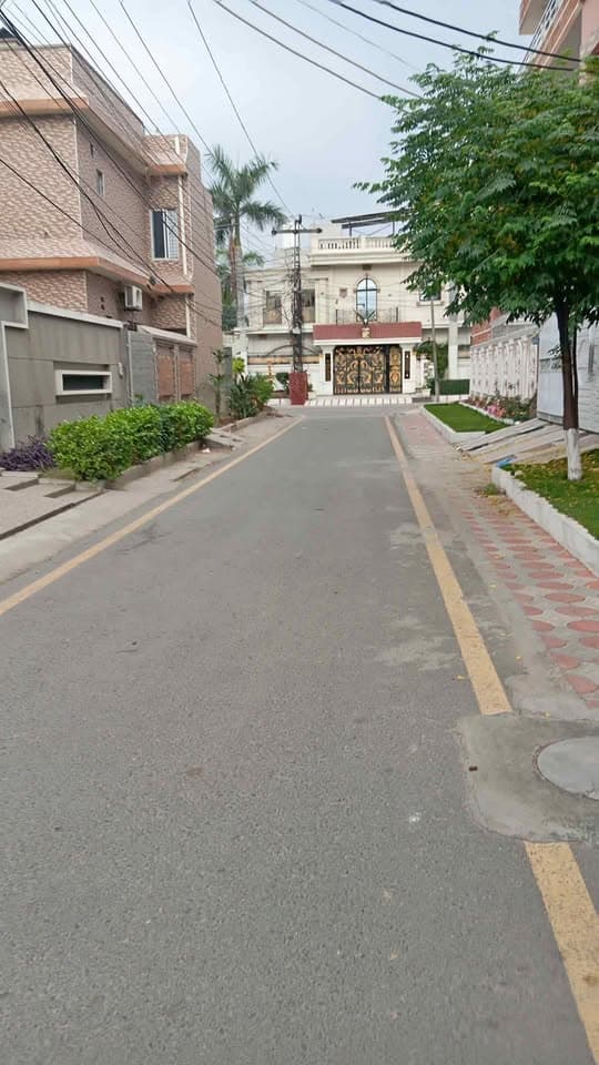 5 Marla House For Sale In Iqbal town wahdat road ,Lahore 