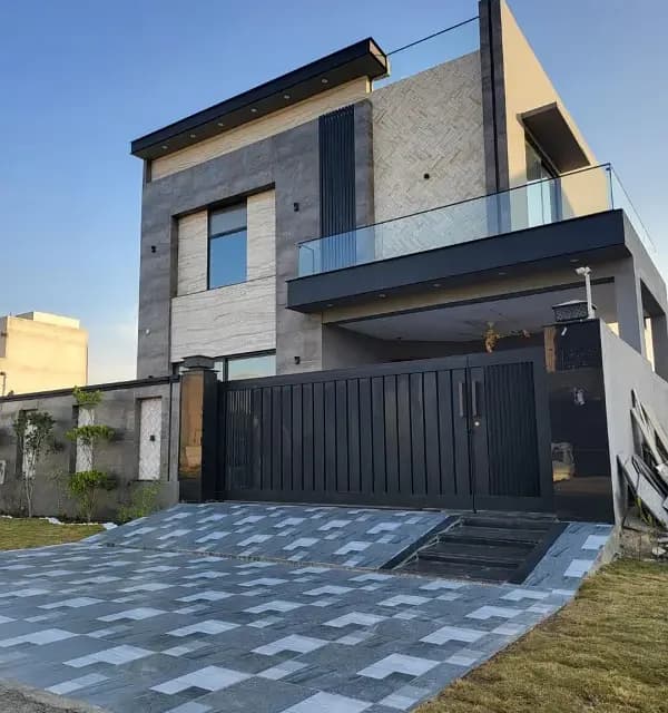 10 Marla House For Sale In DHA Phase 8 - Ex Air Avenue, Lahore