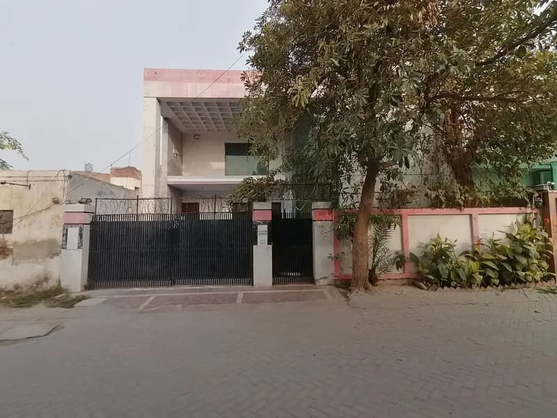 10 Marla Sami Commercial House For Sale In  Abdali Road Multan