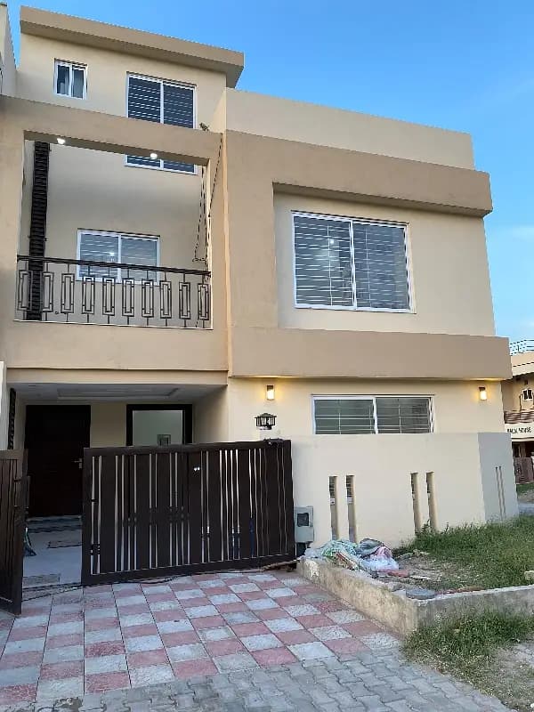 6 Marla House For Rent in Bahria Town Phase 8, Rawalpindi