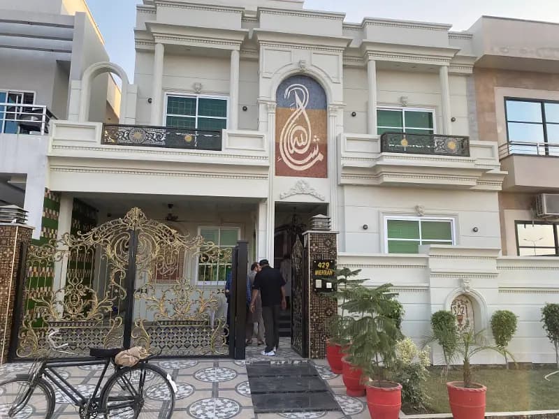 10 Marla Brand New House For Sale  In  DC Colony - Mehran Block, Gujranwala