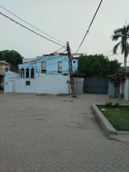11.5 Marla Corner House For Sale in Officer Colony, Multan