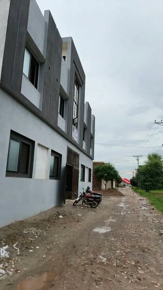 5 Marla Gray Structure House Available For Sale In Bahadarpur Metro Station, Multan   — photo 10