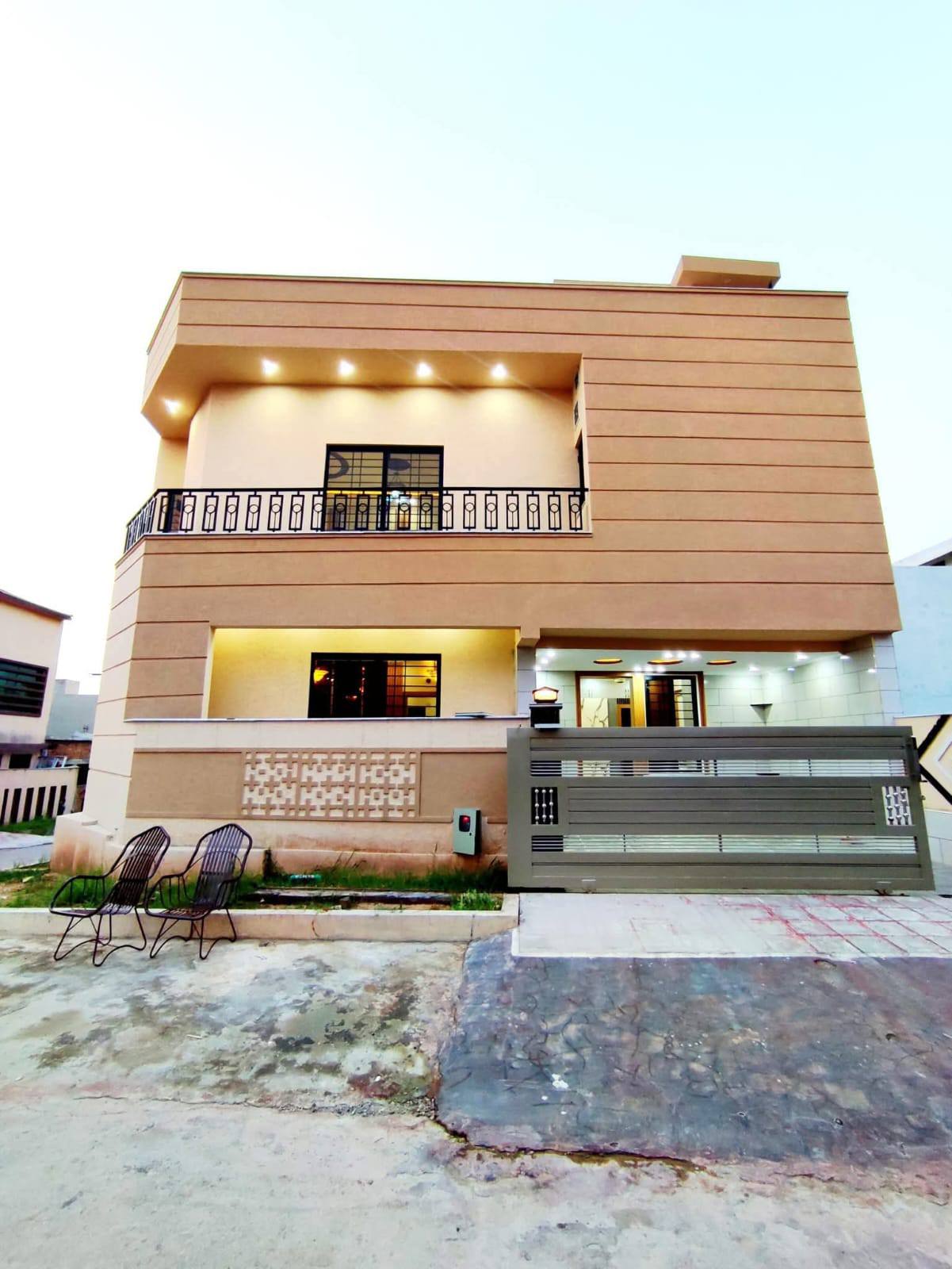 7 Marla House For Sale In Bahria Town Phase 8, Rawalpindi - Image 1