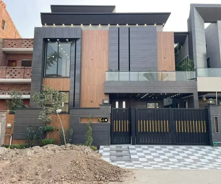 10 Marla Double Story House For Sale In Royal Orchard Multan - Image 1