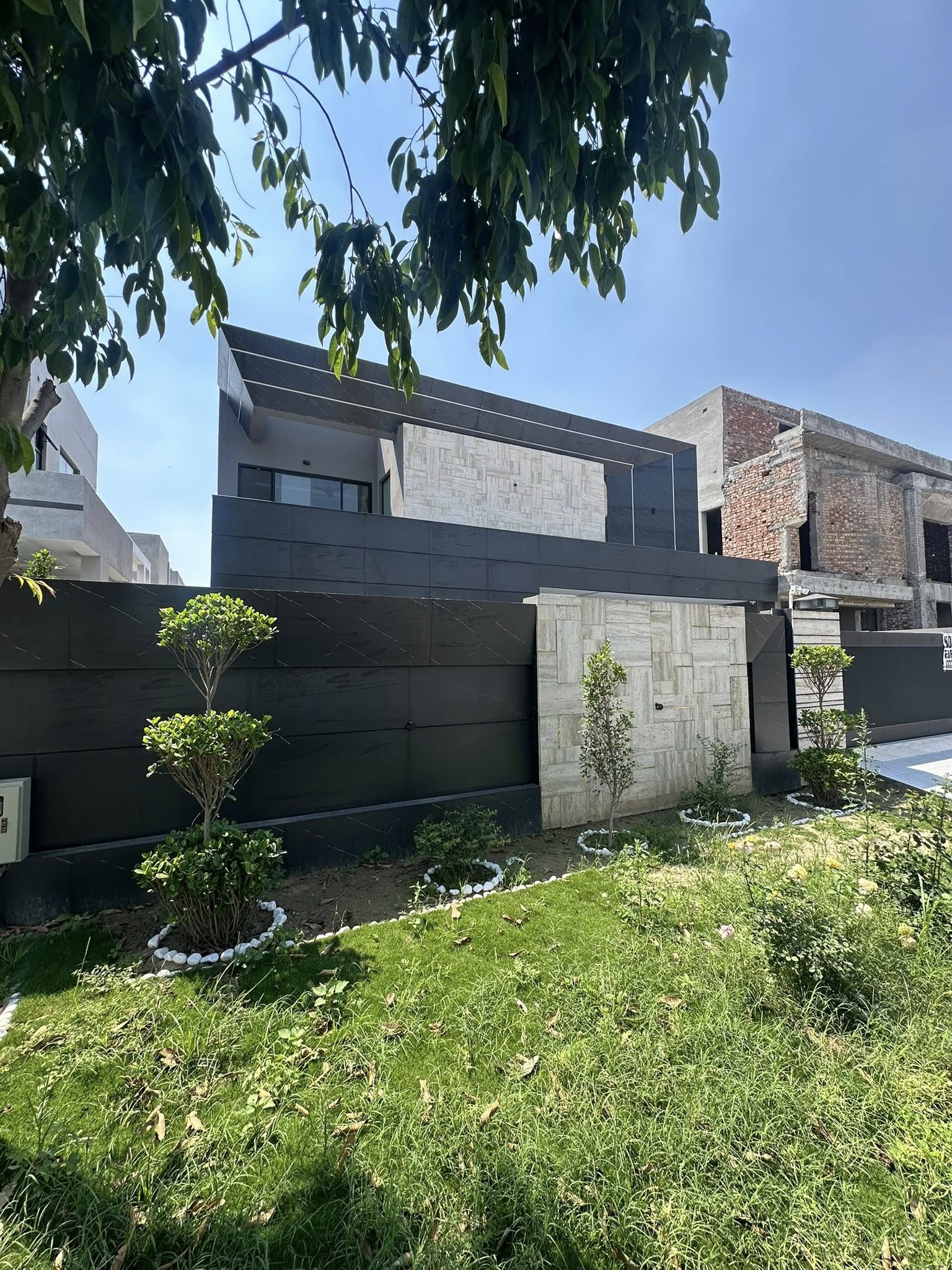 1 Kanal House For Sale In DHA Phase 7, Lahore - Image 1