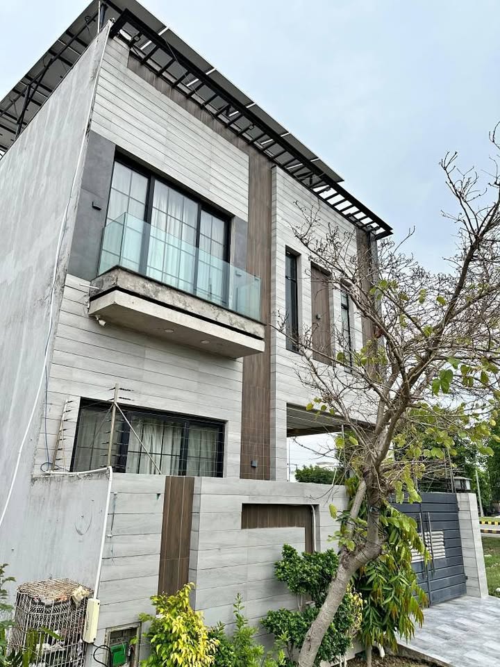 5 Marla House For Rent In DHA Phase 9, Lahore  - Image 1
