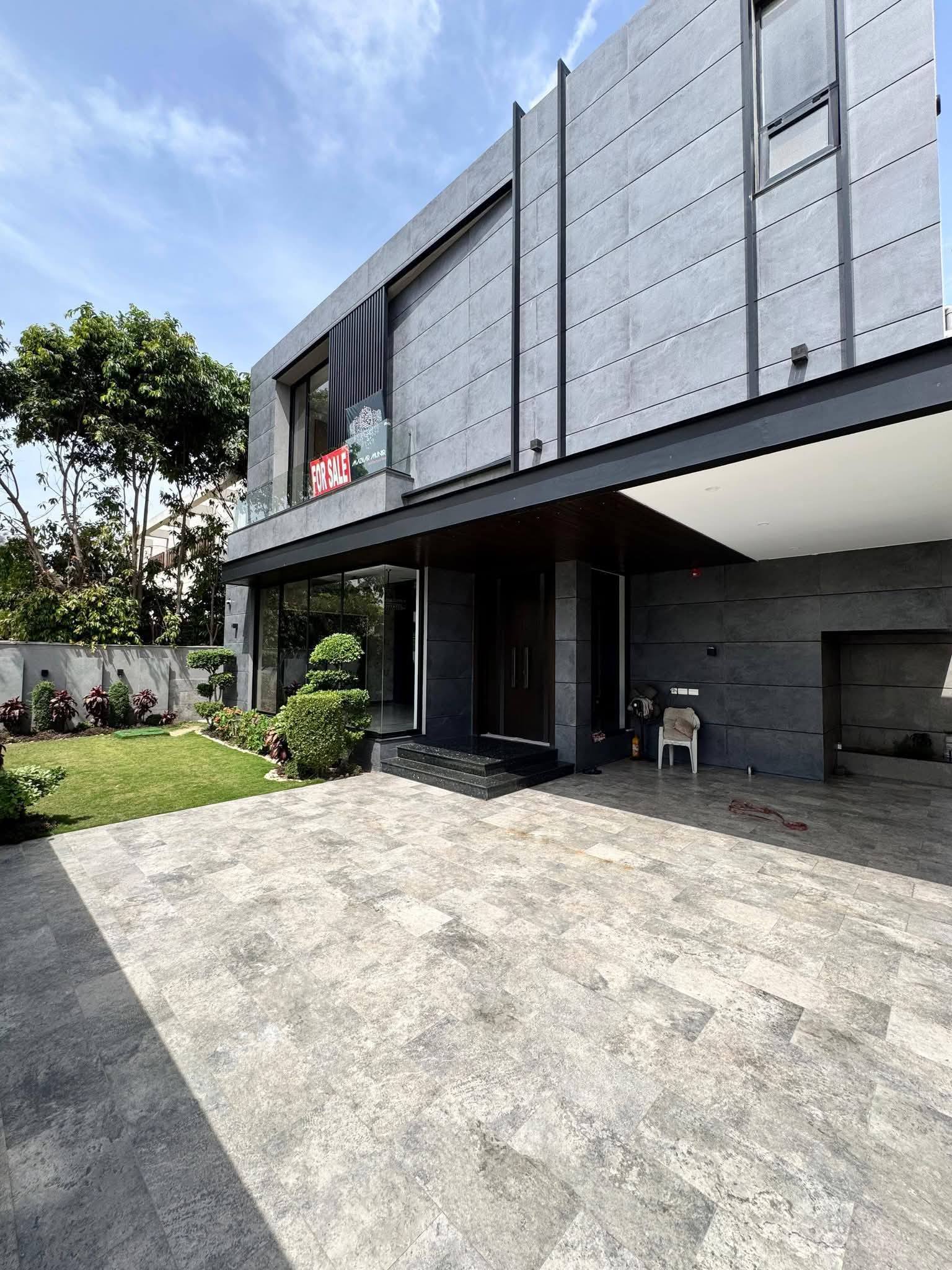 1 Kanal House For Sale In DHA Lahore - Image 1