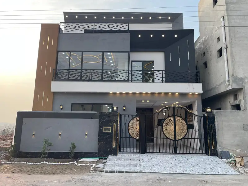 6 Marla Triple Story House For Sale In Buch Executive Villas, Multan - Image 1
