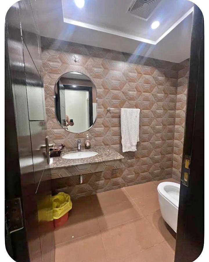 10 Marla House For Rent In Valencia Town, Lahore - Image 1
