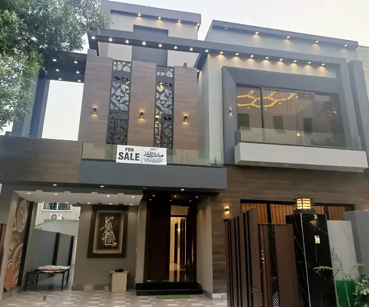 10 Marla House For Sale In Bahria Town - Talha Block, Lahore - Image 1