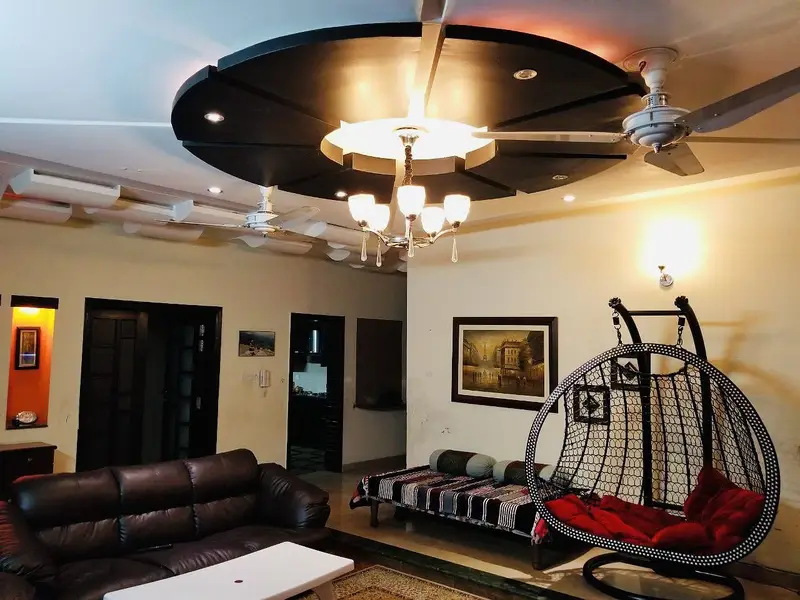 1 kanal  House For Sale In E-11, Islamabad - Image 1