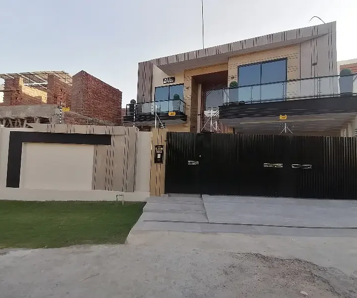 21 Marla house For Sale In Wapda Town Phase 2 Block R, Multan - Image 1
