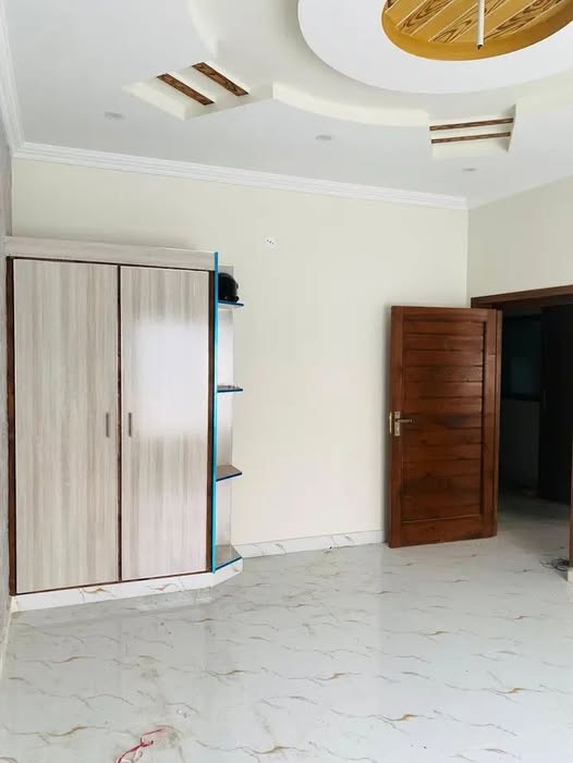 5 Marla Upper Portion For Rent in Vista Homes Millat Road, Faisalabad - Image 1