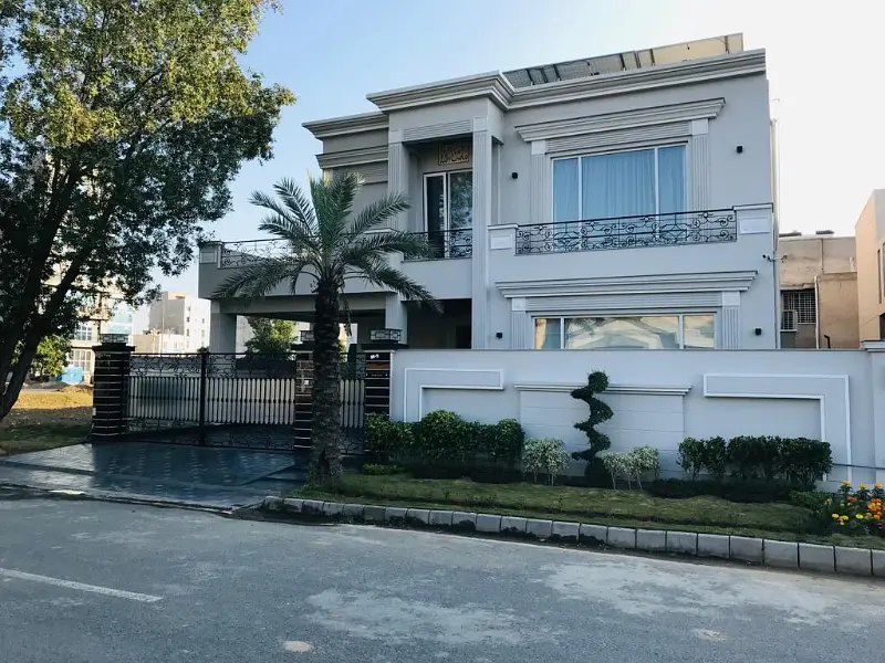 10 Marla House For Rent In Citi Housing Society, Sialkot - Image 1