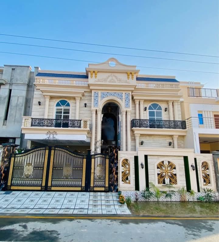 10 Marla House For Sale In Royal Garden, Burewala - Image 1