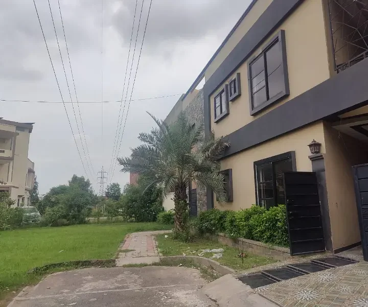 7 Marla House For Sale In Khayaban-e-Jinnah Road, Lahore - Image 1
