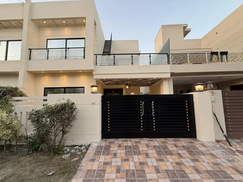 7.5 Marla House For Sale In Buch Executive Villas - Phase 1, Multan - Image 1