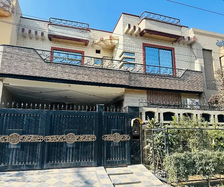 10 Marla House For Sale In Sabzazar Scheme, Lahore - Image 1