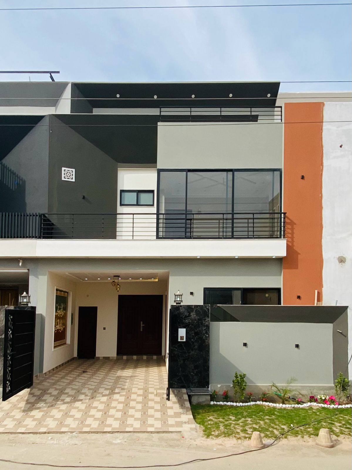 5 Marla Tripal  story House For Sale In Buch Exective Villa,Multan  - Image 1