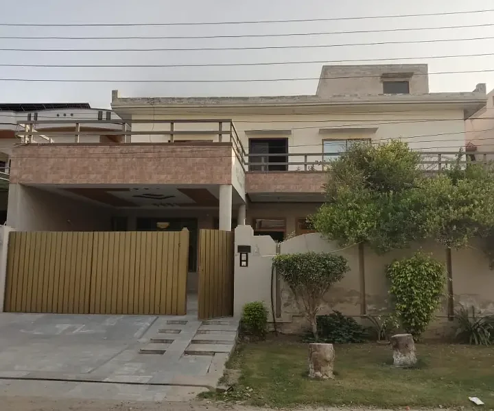 20 Marla House For Sale In Wapda Town Phase-1 Multan - Image 1