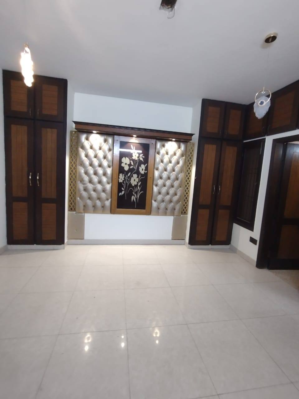 315 Yard Upper Portion For Rent in DHA Phase 4 Karachi - Image 1