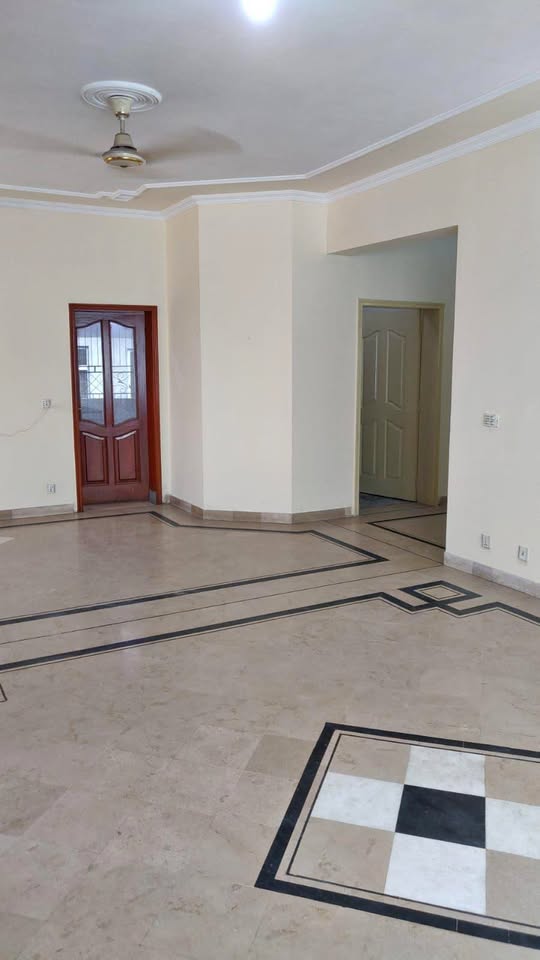10 Marla house For Rent In Valencia Town, Lahore - Image 1